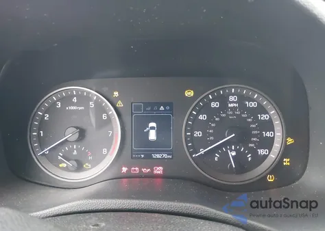 2017 Hyundai Tucson Sport z USA, uszkodzony, nr VIN KM8J3CA28HU403950